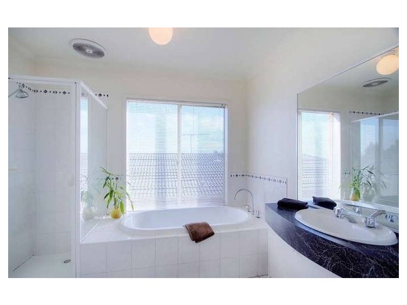 27 President Road, Narre Warren South VIC 3805