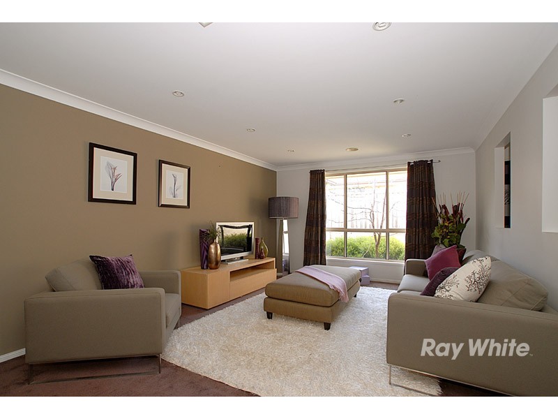 6 Cedarwood Crescent, Berwick VIC 3806
