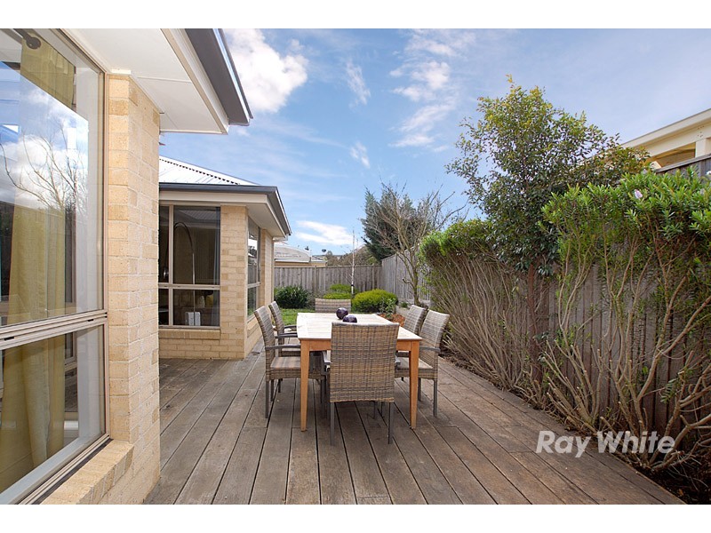 6 Cedarwood Crescent, Berwick VIC 3806