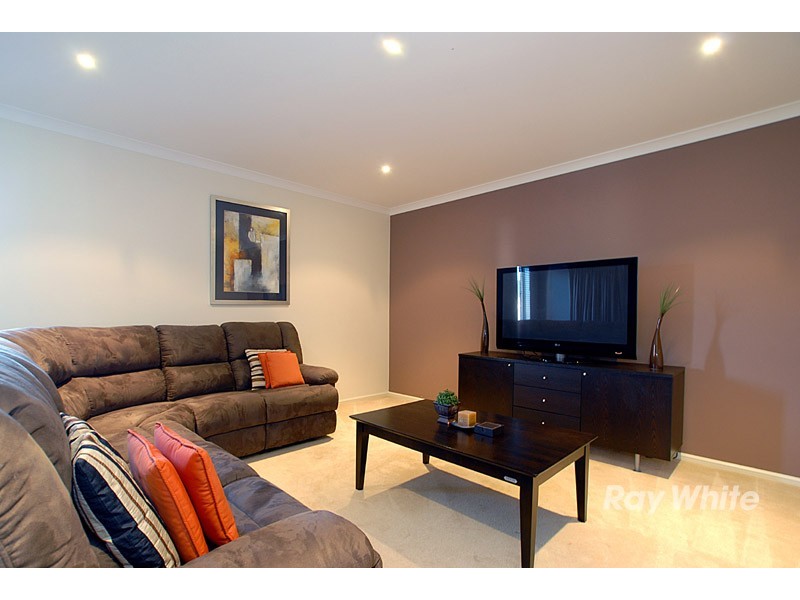 9 Angelique Street, Berwick VIC 3806