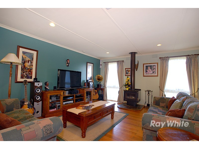 3 Orton Rise, Endeavour Hills VIC 3802