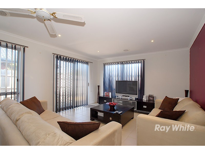 53 Melzak Way, Berwick VIC 3806