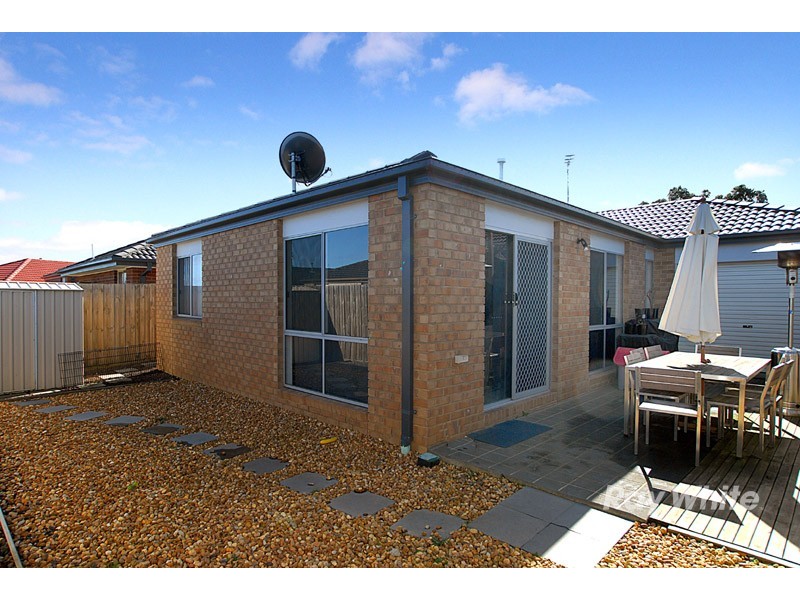 53 Melzak Way, Berwick VIC 3806