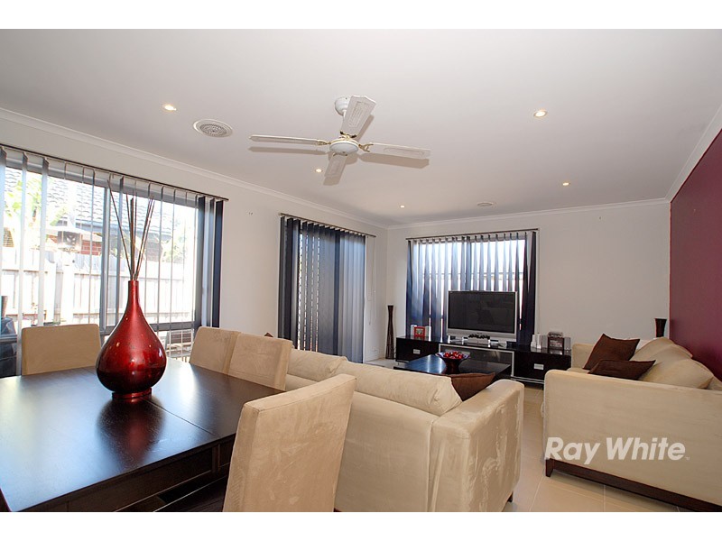 53 Melzak Way, Berwick VIC 3806