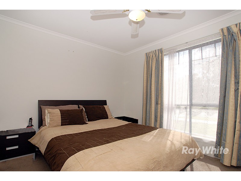 53 Melzak Way, Berwick VIC 3806