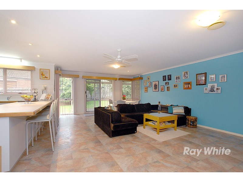 6 Renmark Court, Berwick VIC 3806