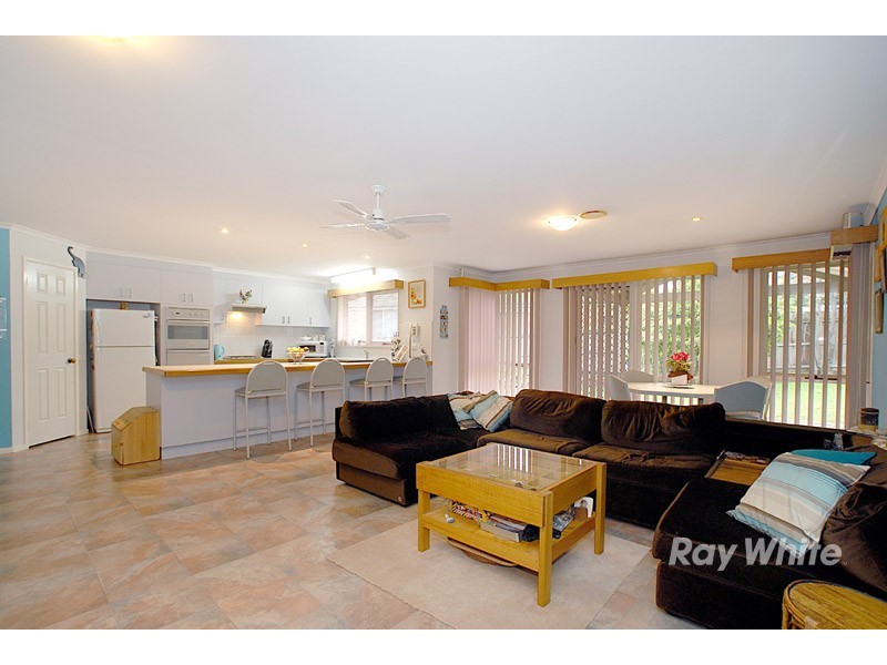 6 Renmark Court, Berwick VIC 3806