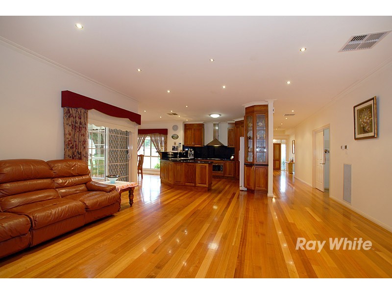 17-19 St Helens Crescent, Narre Warren North VIC 3804
