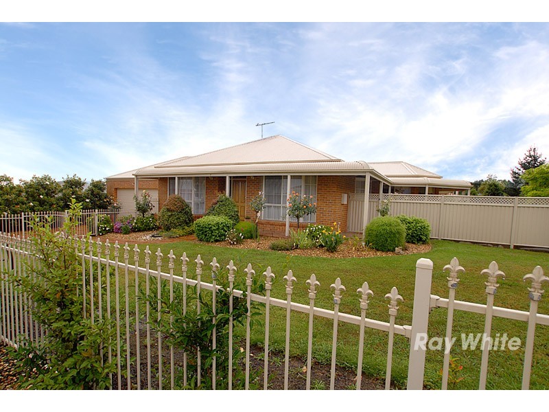 17-19 St Helens Crescent, Narre Warren North VIC 3804