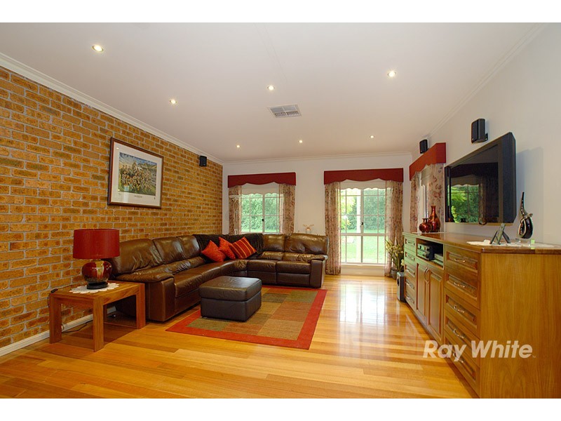 17-19 St Helens Crescent, Narre Warren North VIC 3804