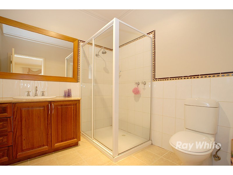 17-19 St Helens Crescent, Narre Warren North VIC 3804