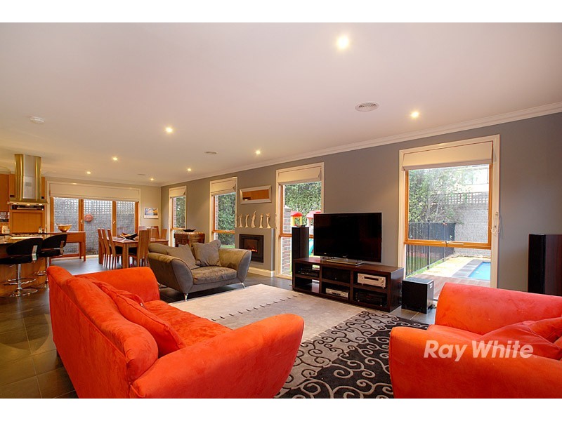 4 St Ives Drive, Narre Warren South VIC 3805