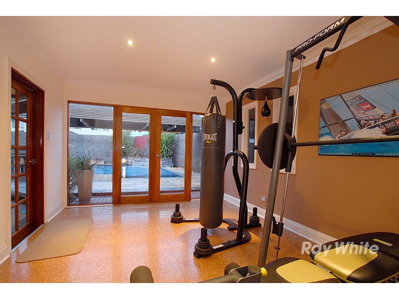 4 St Ives Drive, Narre Warren South VIC 3805