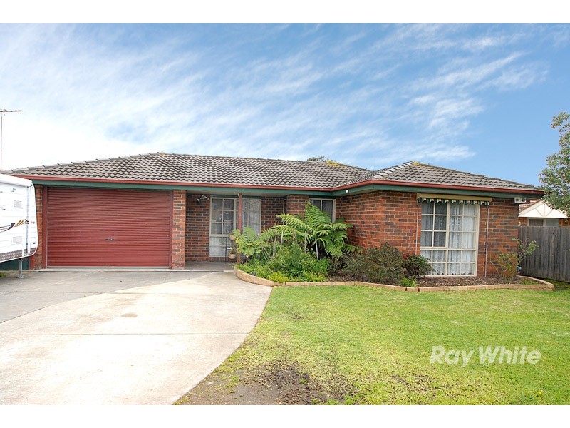15 Sneddon Drive, Narre Warren South VIC 3805
