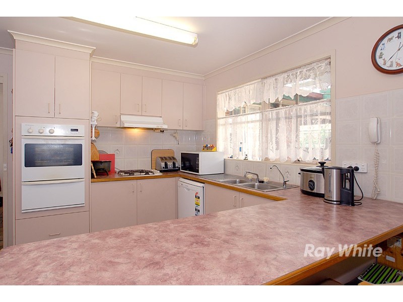 15 Sneddon Drive, Narre Warren South VIC 3805