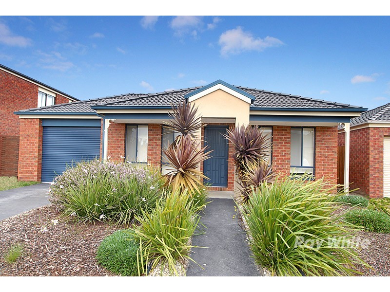 16 Howqua Place, Pakenham VIC 3810