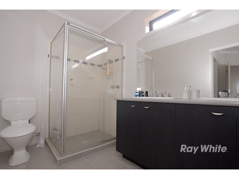 73 Earlsfield Drive, Berwick VIC 3806