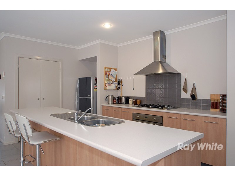 73 Earlsfield Drive, Berwick VIC 3806