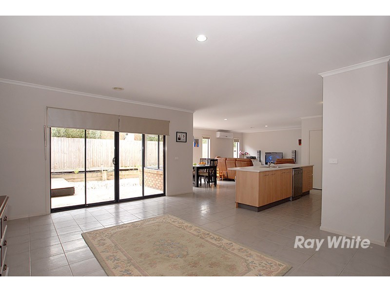 73 Earlsfield Drive, Berwick VIC 3806