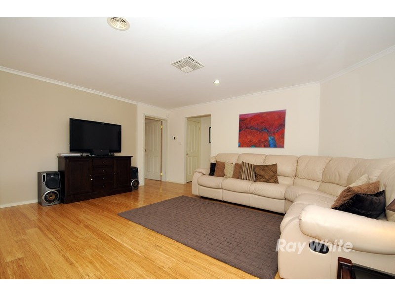 41 Eucumbene Drive, Berwick VIC 3806