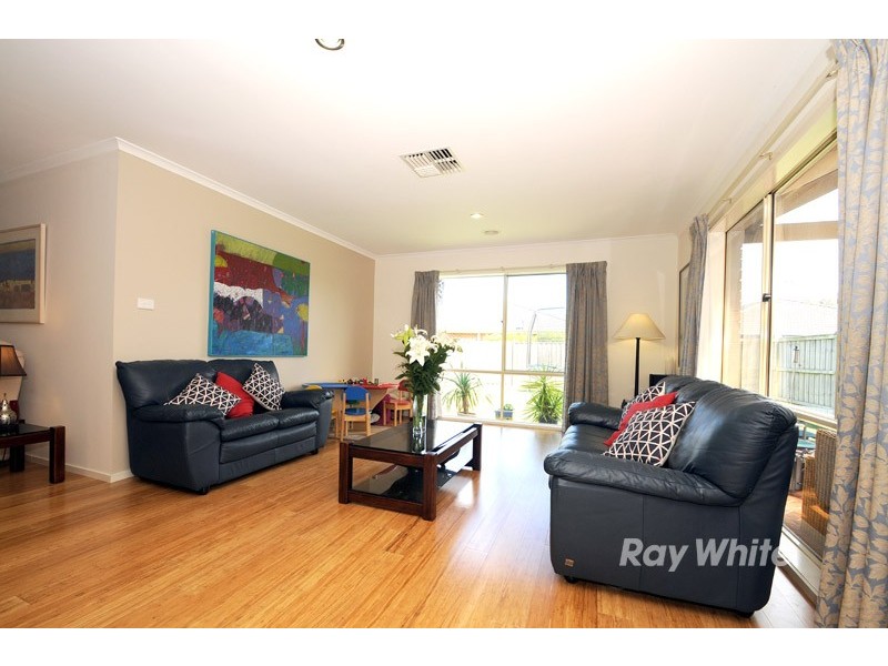 41 Eucumbene Drive, Berwick VIC 3806