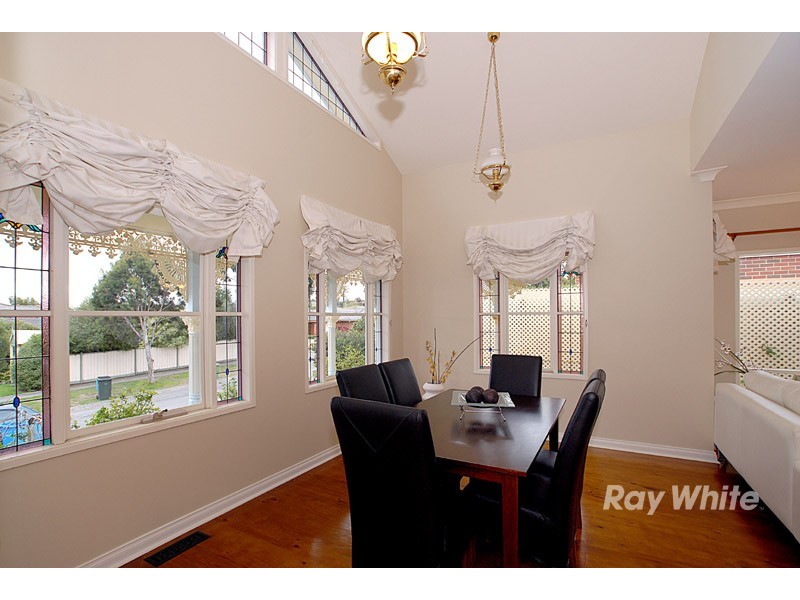 36 Allunga Parade, Berwick VIC 3806