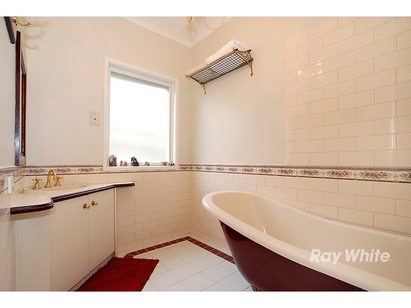 36 Allunga Parade, Berwick VIC 3806