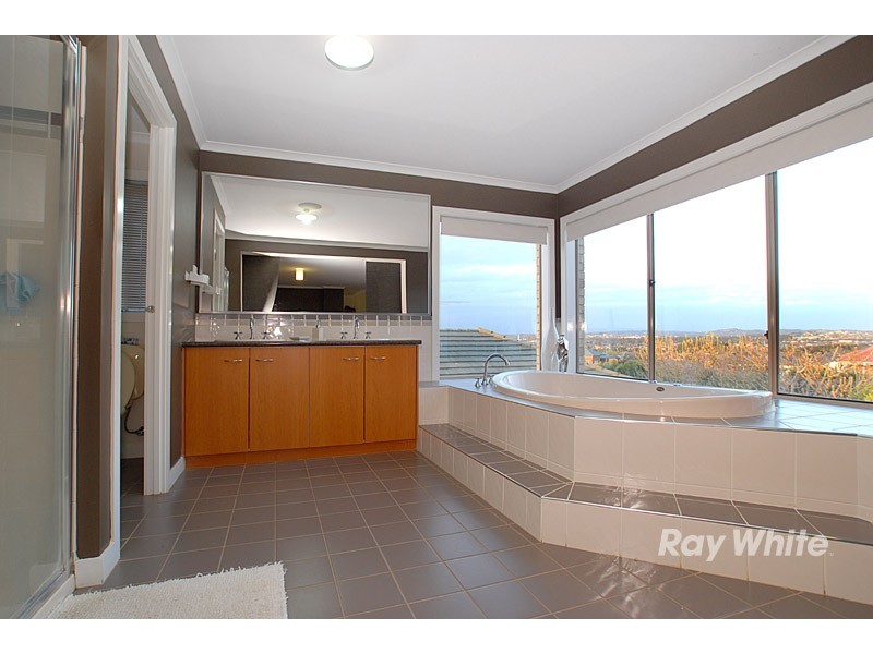 10 Pimento Close, Narre Warren South VIC 3805