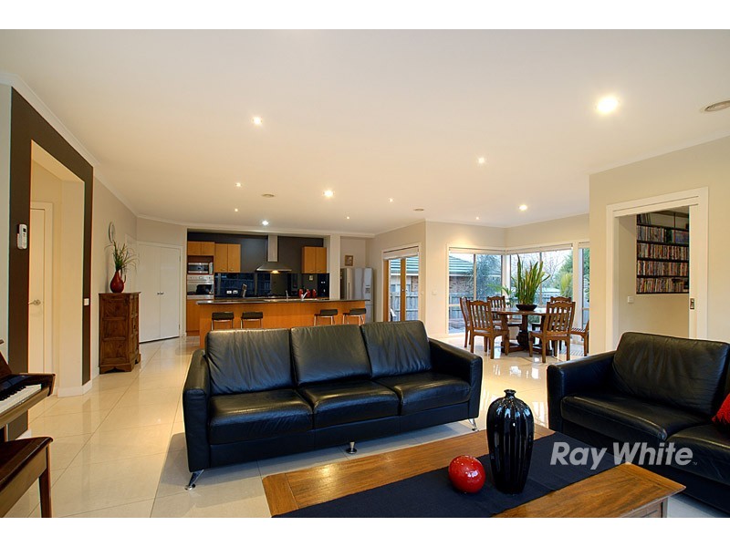 10 Pimento Close, Narre Warren South VIC 3805