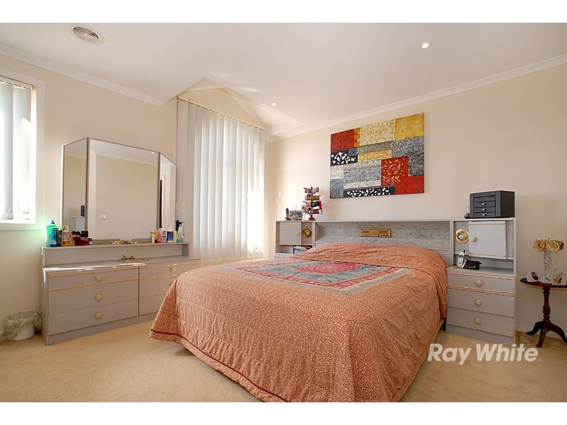 9 Majestic Boulevard, Cranbourne VIC 3977