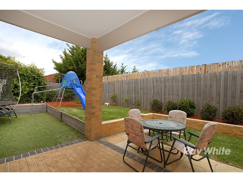 19 Locarno Place, Narre Warren South VIC 3805