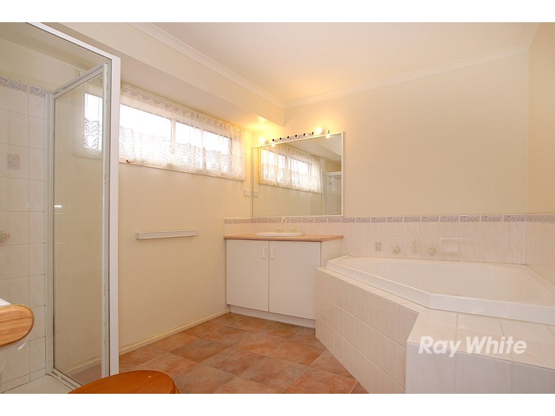 1 Akita Court, Berwick VIC 3806