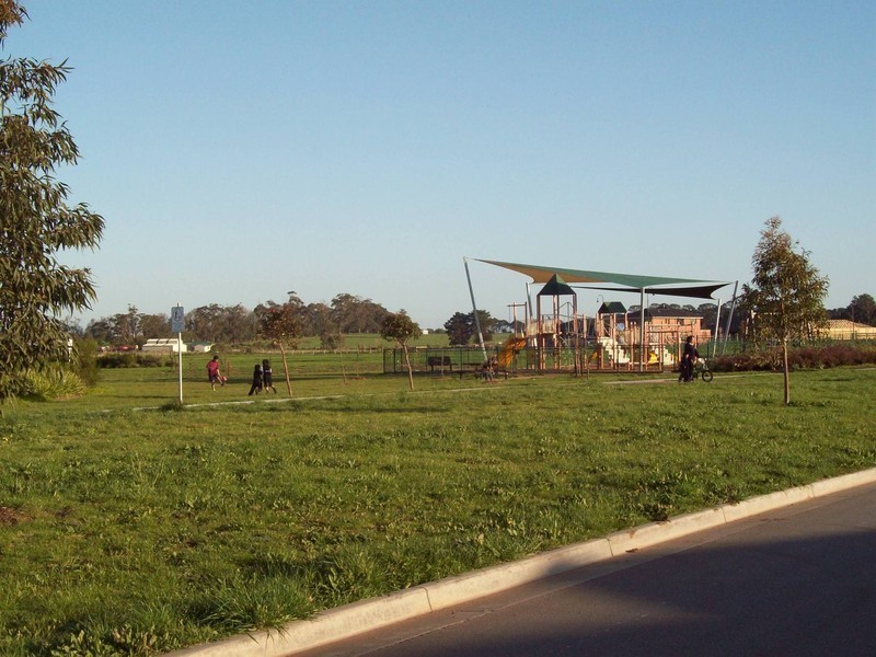 41 The Esplanade, Narre Warren South VIC 3805