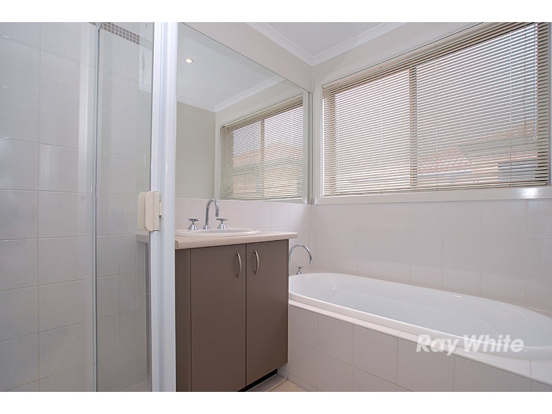 5 Boronia Avenue, Cranbourne VIC 3977