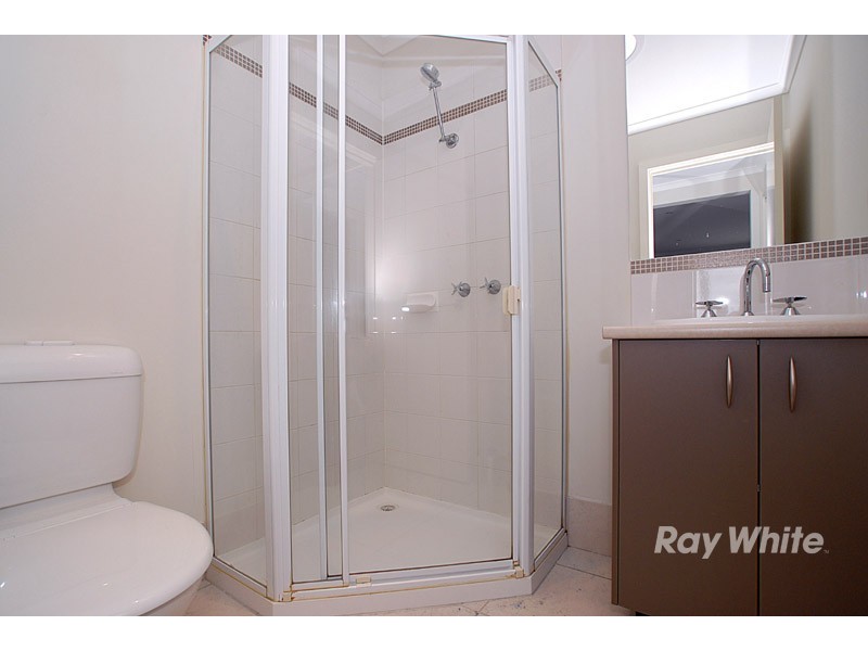 5 Boronia Avenue, Cranbourne VIC 3977