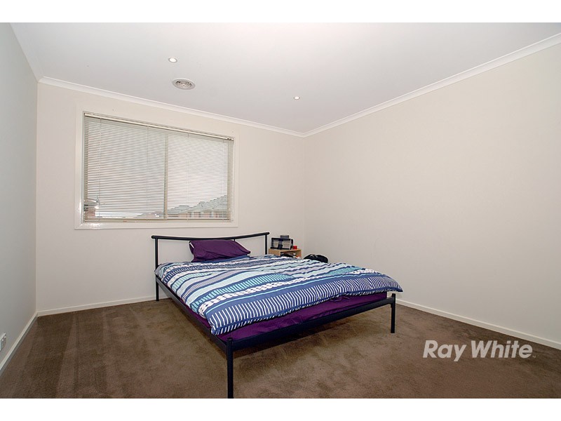 5 Boronia Avenue, Cranbourne VIC 3977
