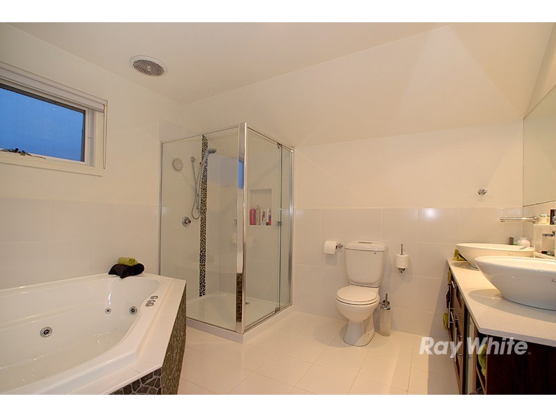 11 Ferncroft Court, Berwick VIC 3806