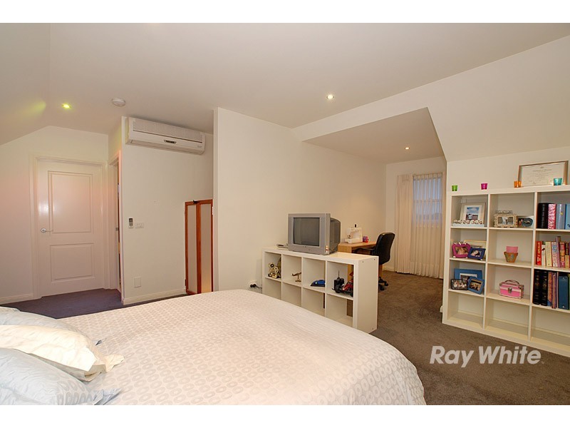 11 Ferncroft Court, Berwick VIC 3806