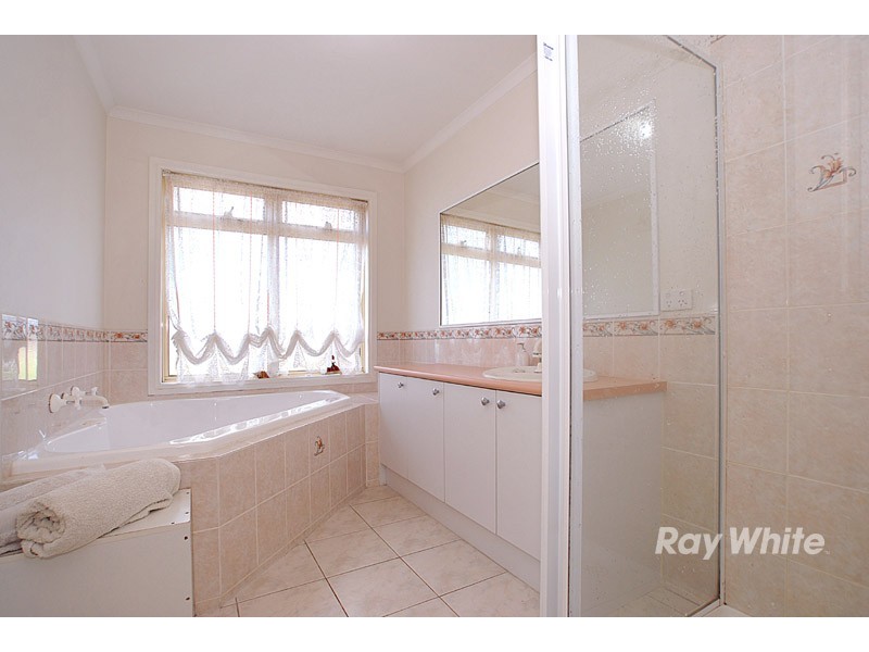 9 Ferncroft Court, Berwick VIC 3806