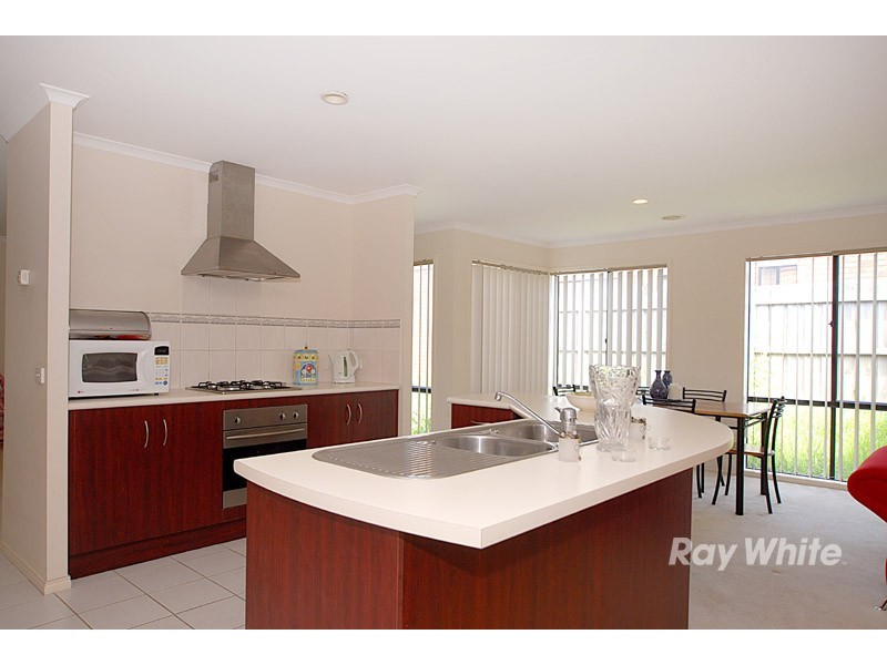 6 Pendulum Place, Berwick VIC 3806
