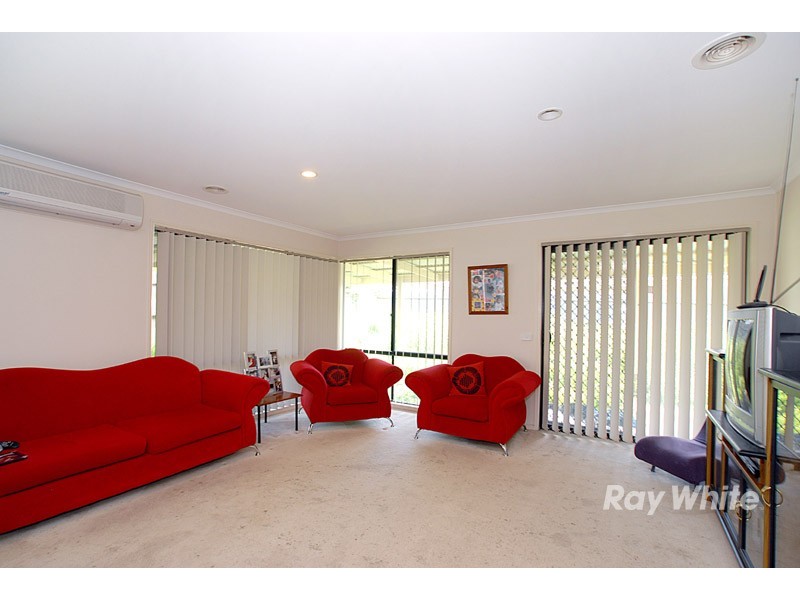6 Pendulum Place, Berwick VIC 3806