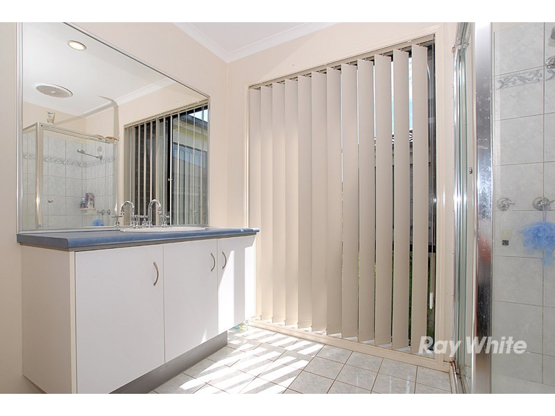 6 Pendulum Place, Berwick VIC 3806