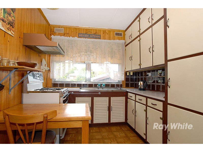 24 Ti Tree Drive, Doveton VIC 3177