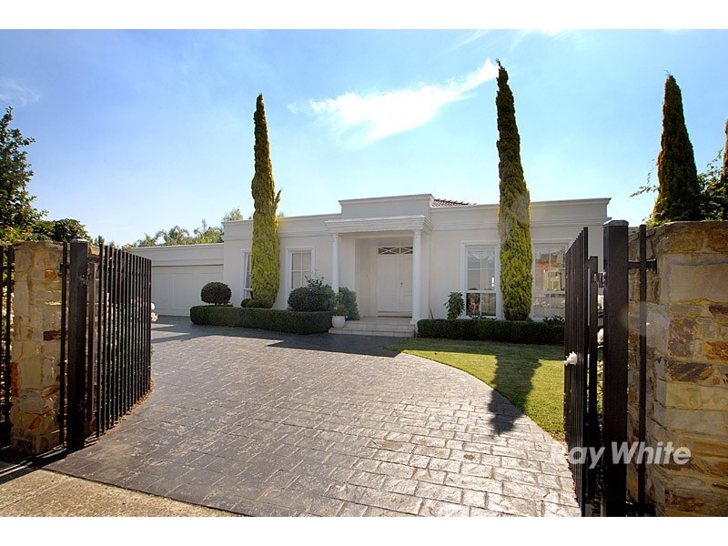 9 Tuileries Rise, Narre Warren South VIC 3805