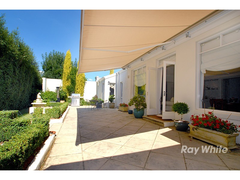 9 Tuileries Rise, Narre Warren South VIC 3805