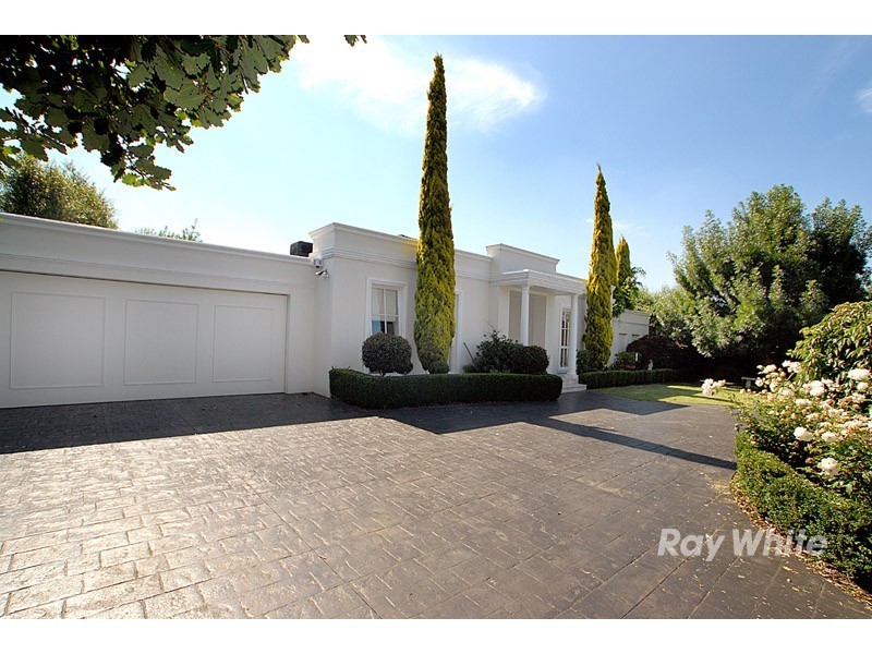 9 Tuileries Rise, Narre Warren South VIC 3805