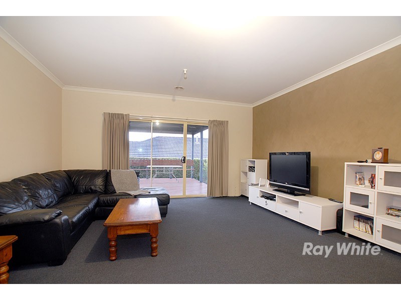 49 Whistler Drive, Berwick VIC 3806