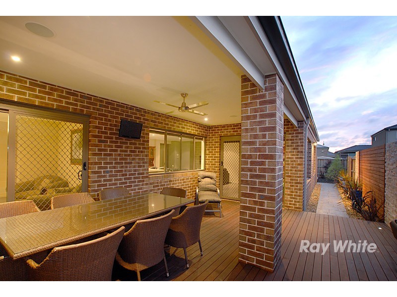 197 Linsell Boulevard, Cranbourne East VIC 3977