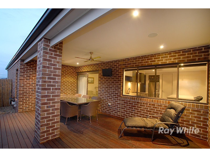 197 Linsell Boulevard, Cranbourne East VIC 3977