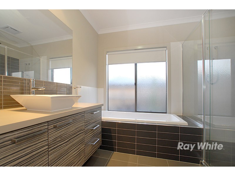 197 Linsell Boulevard, Cranbourne East VIC 3977